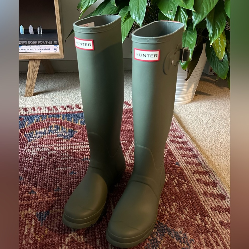 Tall Hunter Boots- Size 7